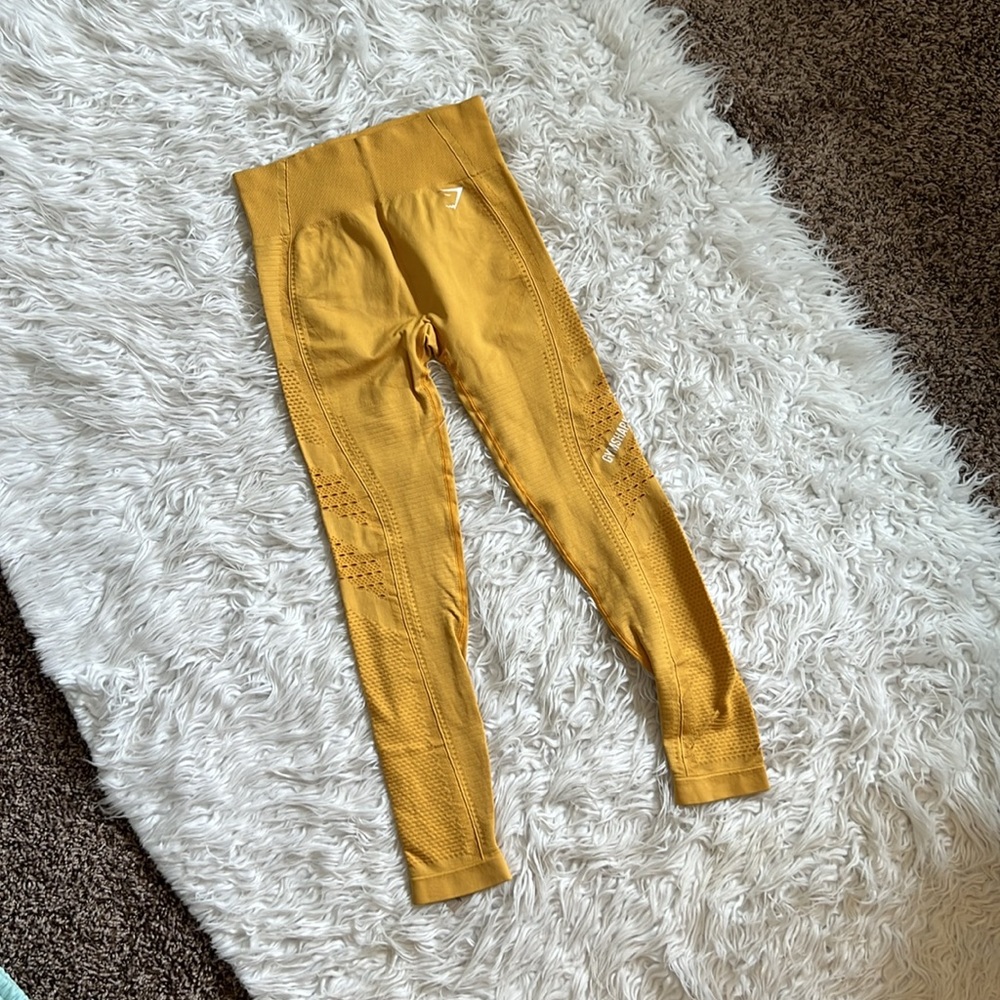 GYMSHARK YELLOW LEGGINGS